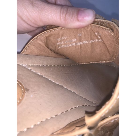 Clarks Artisan Petal Leaf Leather Flip Flop Sandals Sz 9 Tan Brown FLAW - Picture 9 of 12